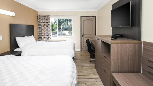 Queen Room with Two Queen Beds