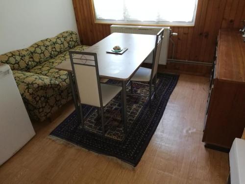  Ländliche und ruhige Zimmer mit Hundeunterkunft/Reitmöglichkeiten in Duga Resa