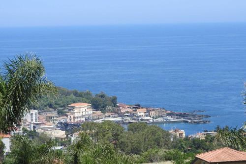 周邊環境, Mansarda sul mare dei Ciclopi in 阿奇卡泰納