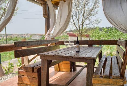 STONE HOUSE VLASTA
