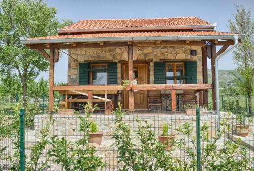 STONE HOUSE VLASTA
