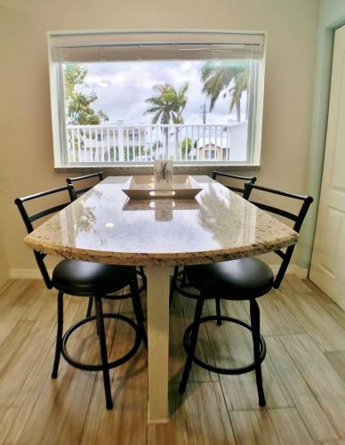 Beach Bungalow - 2204 Unit B - image 8