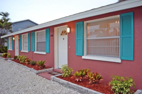 Holmes Beach -Peacock - B 208 - image 7