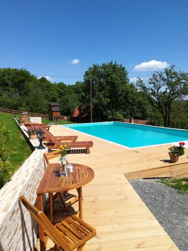  Grebengradska Medna Hiža in Donje Makojišće