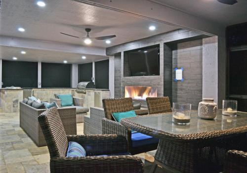 Shell Beach - The Treehouse 210 in 새라소타 시내