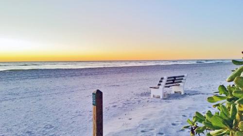 Holmes Beach -Ocean View Villa 3103 - image 7