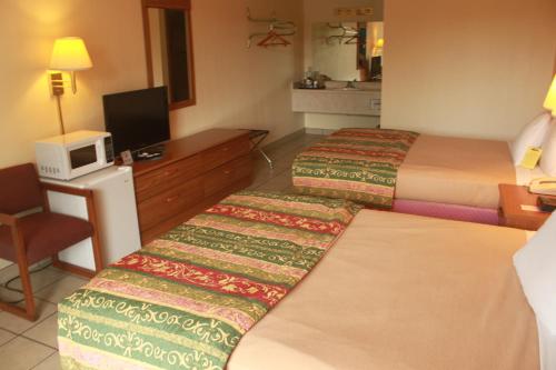 Ozark Valley Inn - image 7
