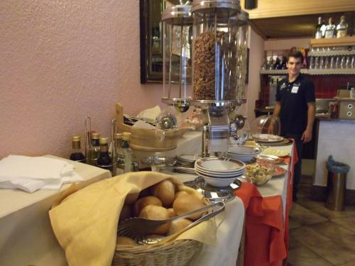 Hotel Adele - image 2