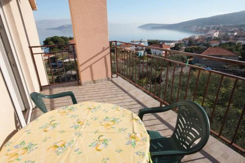 Apartments with a parking space Slatine Ciovo - 5998