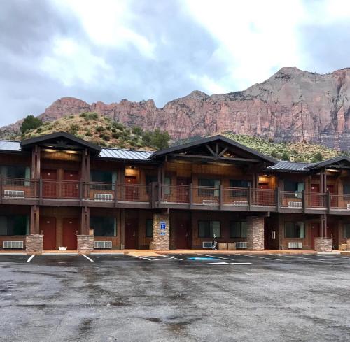 Zion Canyon Lodge