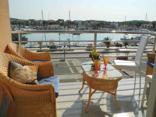 Apartment in Jezera 
