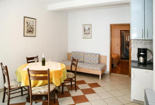 Two-Bedroom Apartment with Terrace and Sea View image 2
