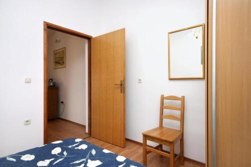 Apartments by the sea Kustici Pag - 6320 - image 4