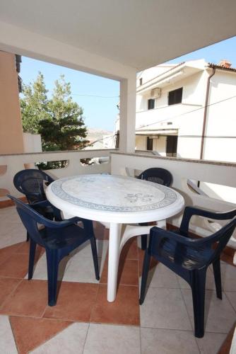 Apartments by the sea Zubovici Pag - 6356 - image 12