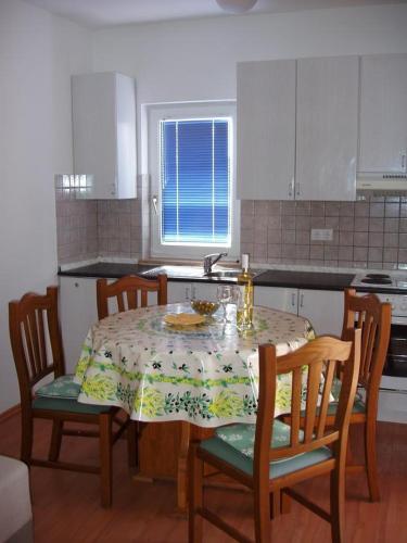 Apartments by the sea Sveti Filip i Jakov Biograd - 14319 - image 11