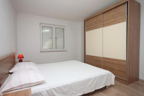 Apartments by the sea Zubovici Pag - 6356 - image 4