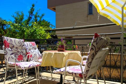 Apartments by the sea Makarska - 15200 - main image