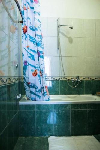 Apartments by the sea Makarska - 15200 - image 7