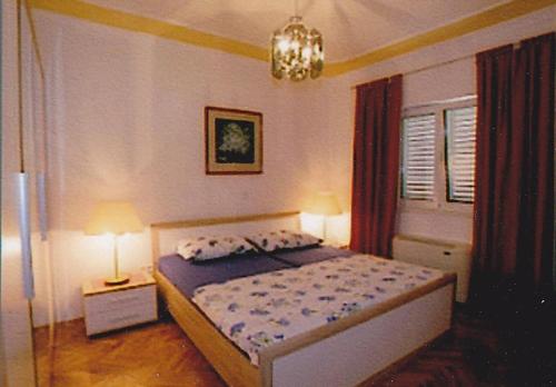 Apartments by the sea Brodarica, Sibenik - 15270