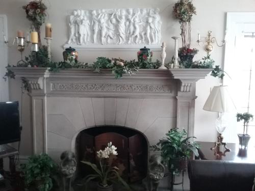 Hanover House Bed and Breakfast – Niagara Falls, NY