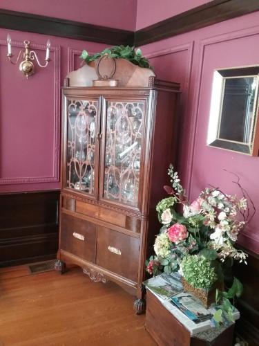 Hanover House Bed and Breakfast – Niagara Falls, NY