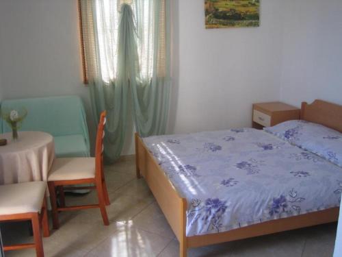 Apartments with a parking space Ivan Dolac, Hvar - 15483