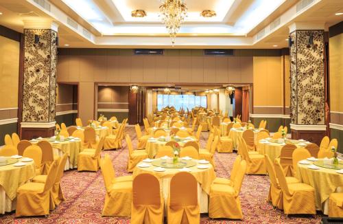 Nakhon Ratchasima Kwan Ruen Park 3-Star Hotel restaurant