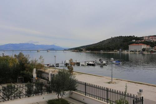 Apartments by the sea Trogir - 16211 - image 3