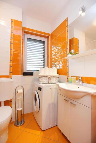 Apartments by the sea Trogir - 16211 - image 9