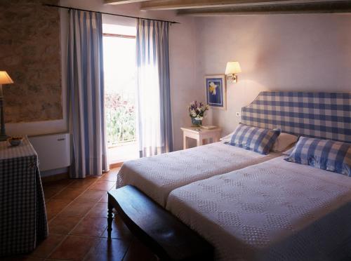 2 twin beds