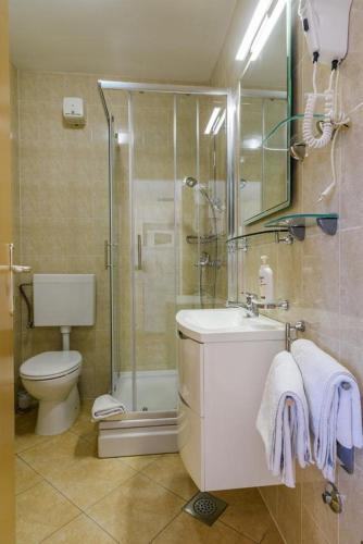 Family friendly apartments with a swimming pool Trogir - 16509 - image 10