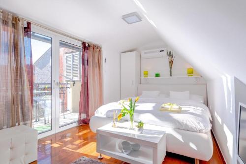 Apartments and rooms with WiFi Split - 16550 Split