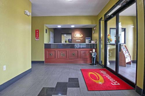 Econo Lodge Hillsboro I-35 in Hillsboro, USA