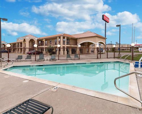 Econo Lodge Hillsboro I-35 in Hillsboro, USA
