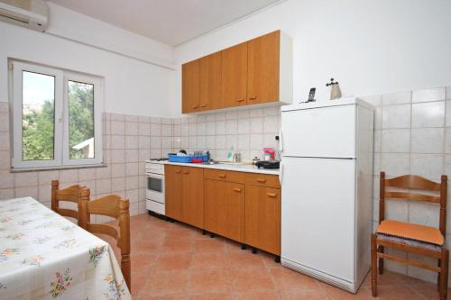 Apartments by the sea Metajna Pag - 6351 - image 10