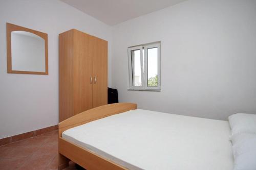 Apartments by the sea Metajna Pag - 6351 - image 3