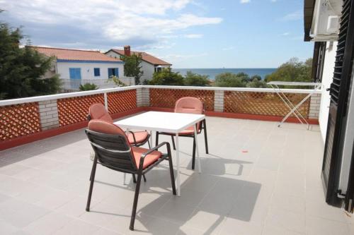 Apartments with a parking space Zambratija Umag - 7059 Umag 