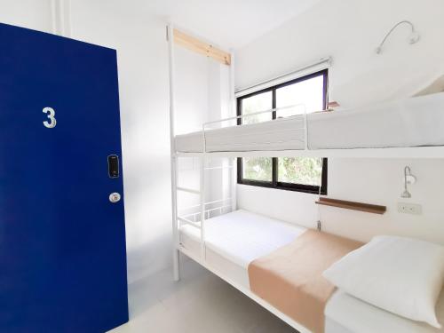 Murals Mactan Room Type - Bed in 4-Bed Female Dormitory Room