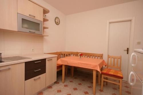 Apartments by the sea Mandre Pag - 6518 - image 14
