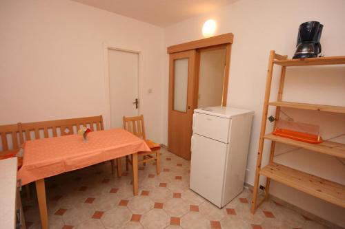 Apartments by the sea Mandre Pag - 6518 - image 12