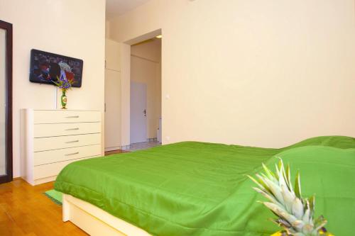 Studio with Balcony and Sea View room in Apartments with a parking space Makarska - 11418