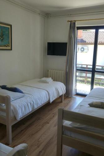 Apartments with a parking space Pjescana Uvala, Pula - 7349