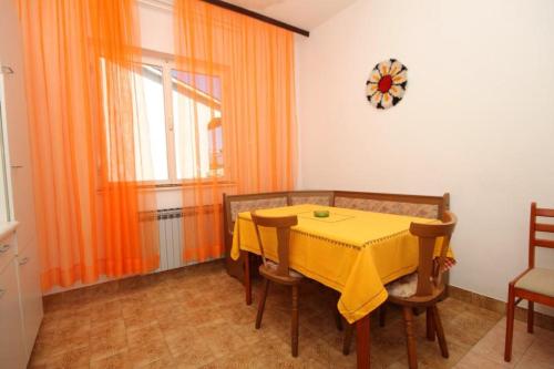 Apartments with a parking space Pula - 7647 - image 10