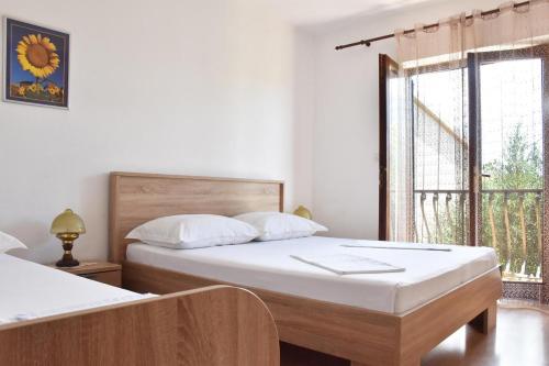 Apartments with a parking space Tucepi Makarska - 6775