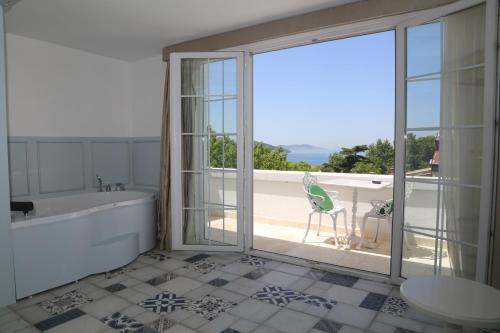 Buyukada Cankaya Hotel - image 7