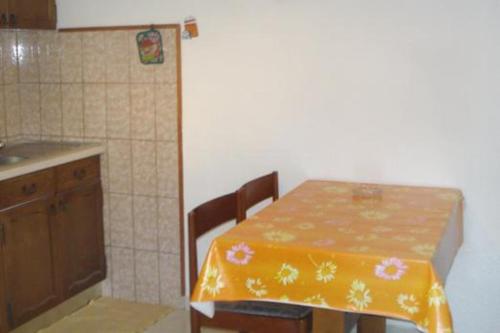 Apartments with a parking space Cres - 7984