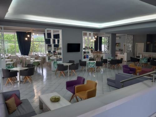 Shared lounge/TV area, Hotel Aethria in Thassos
