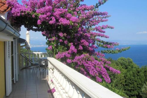 Apartments with a parking space Medveja Opatija - 7721