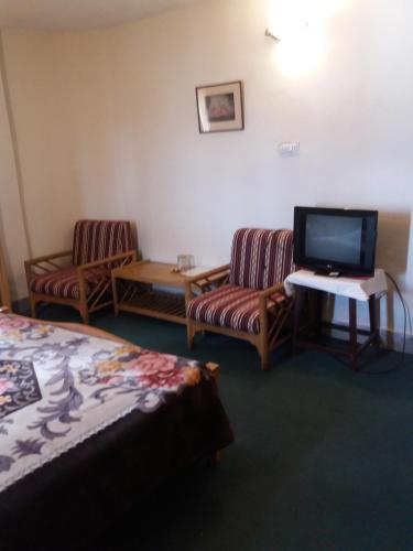 BRIGHTLANDS HOTEL, Murree (photo 2)