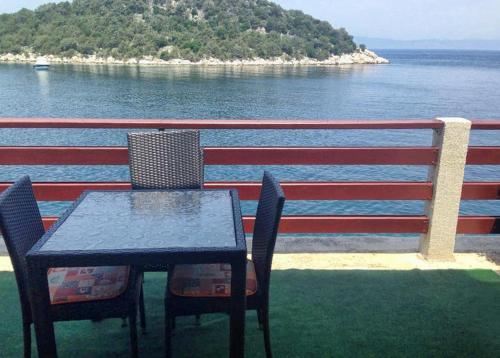 Apartments by the sea Zaklopatica, Lastovo - 8347